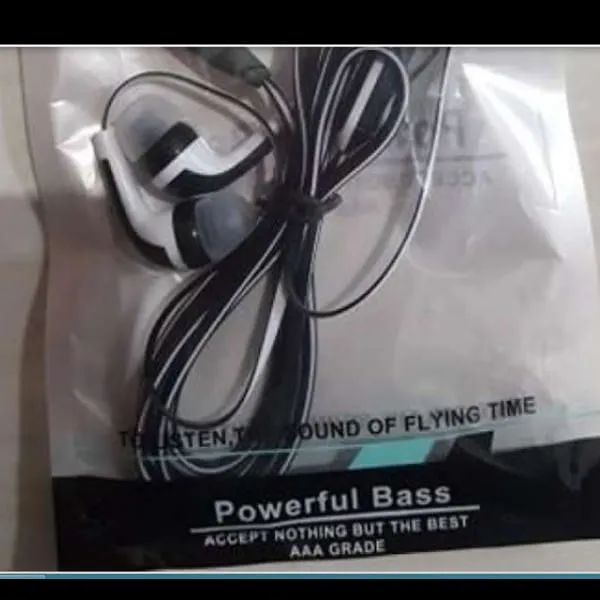 Super Bass Clear Music  Earphone  Mic Volume Control - image 1