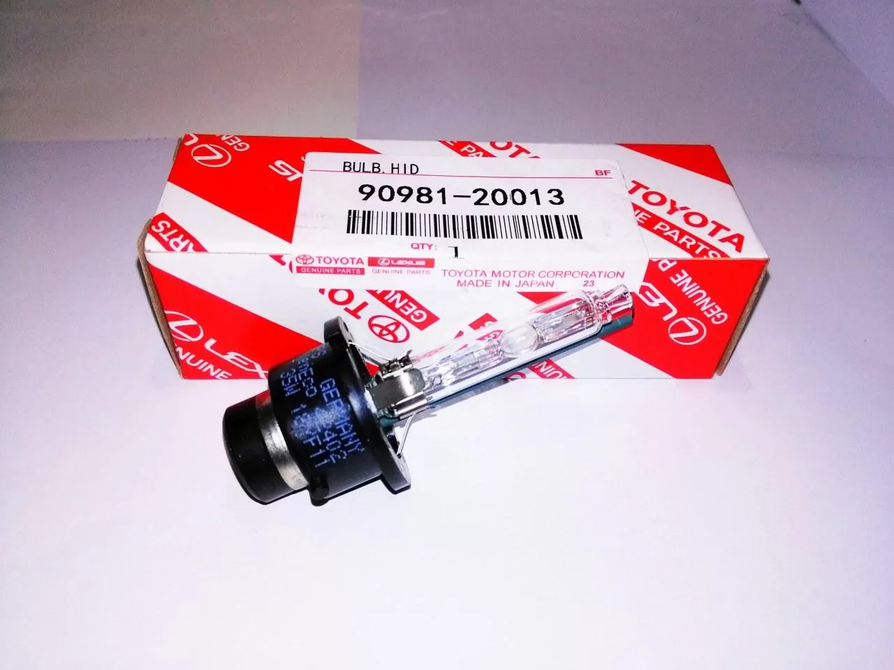 D4S 6000k 35W Xenon HID Headlight Bulbs 90981-20013