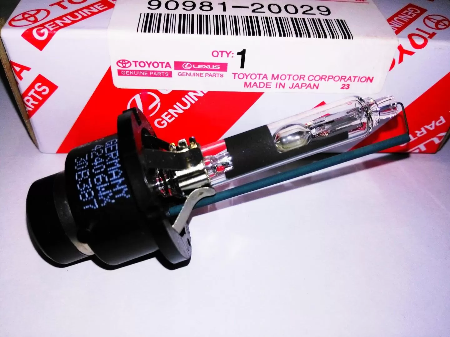 Buy D4R 6000k 35W Xenon HID Headlight Bulbs 90981-20029 D4R 35W