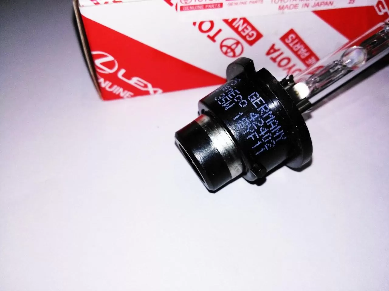 D4S 6000k 35W Xenon HID Headlight Bulbs 90981-20013 - image 4