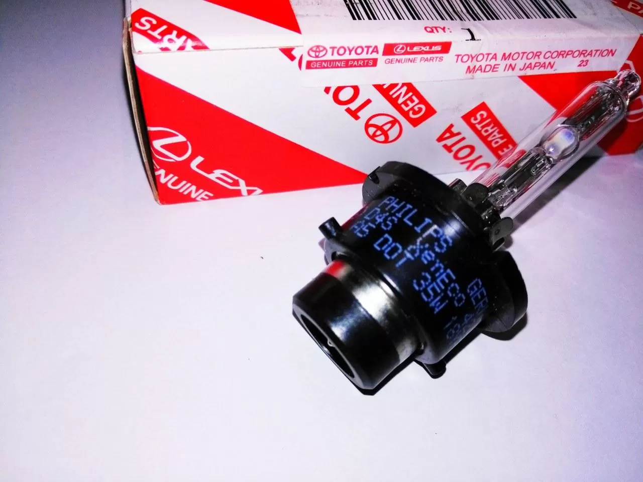 D4S 6000k 35W Xenon HID Headlight Bulbs 90981-20013 - image 2