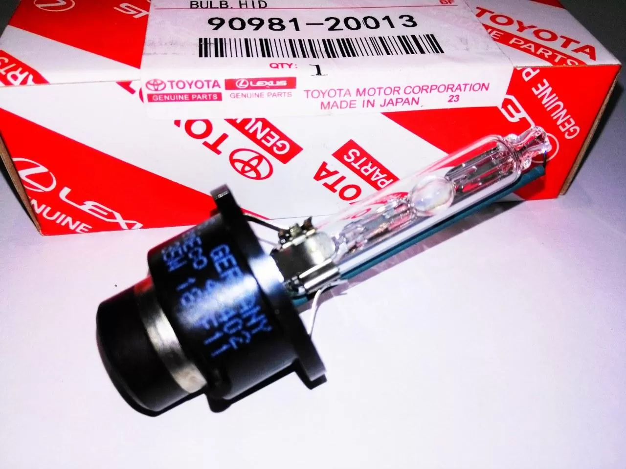 D4S 6000k 35W Xenon HID Headlight Bulbs 90981-20013 - image 3