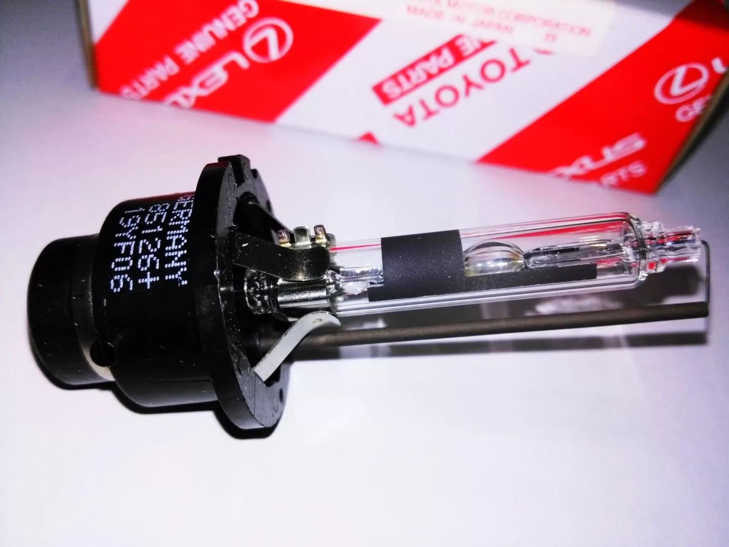 D2R 4300k 35W Xenon HID Headlight Bulbs 90981-20008 - image 4