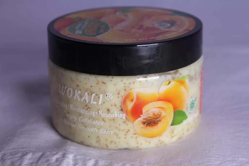 Wokali Apricot Body Scrub 300ml Softening Moisturizing - image 4