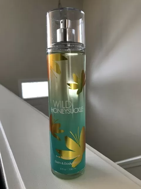 Bath & Body Works Wild Honeysuckle 236ml - image 4