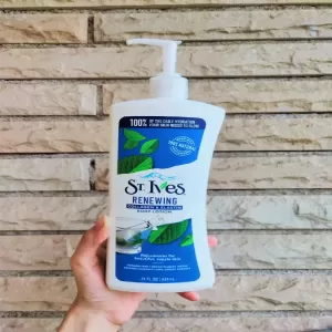 St Ives Renewing Collagen & Elastin Rejuvenating Body Lotion 621ml