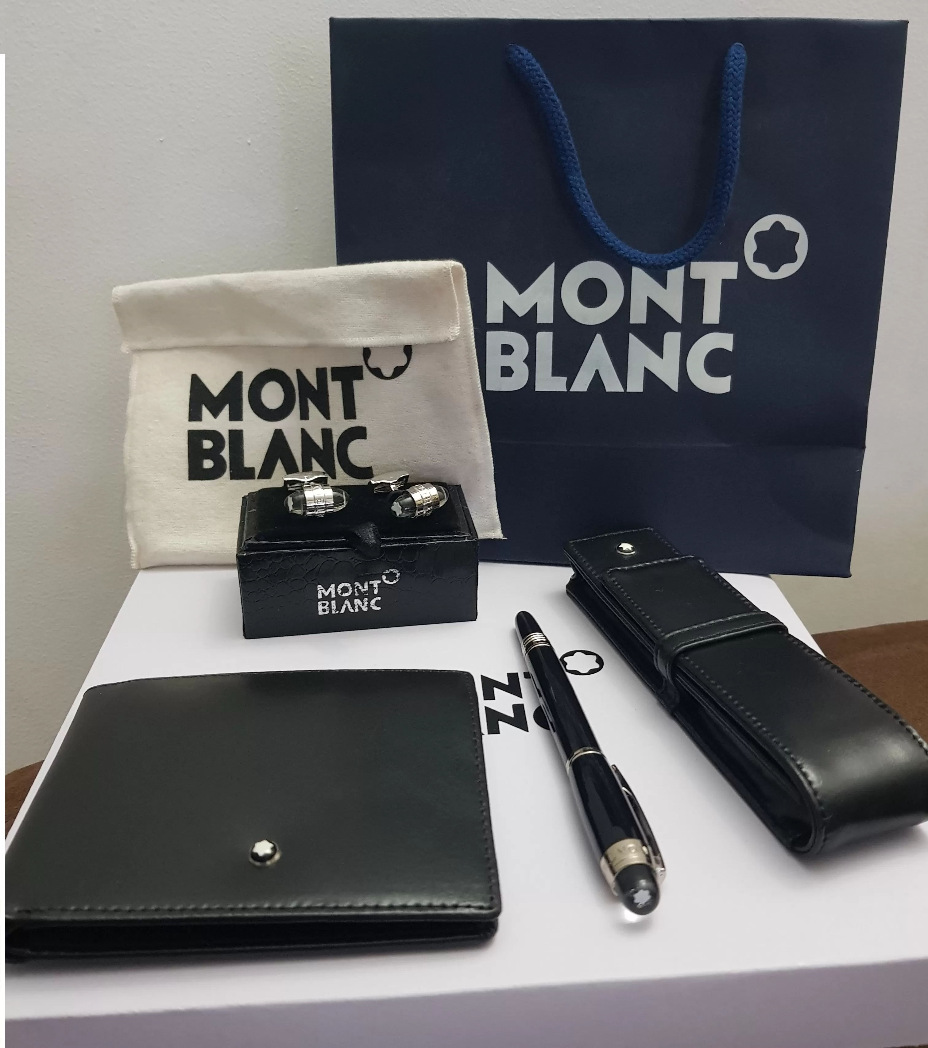 Mont Blanc Gift Set - image 6