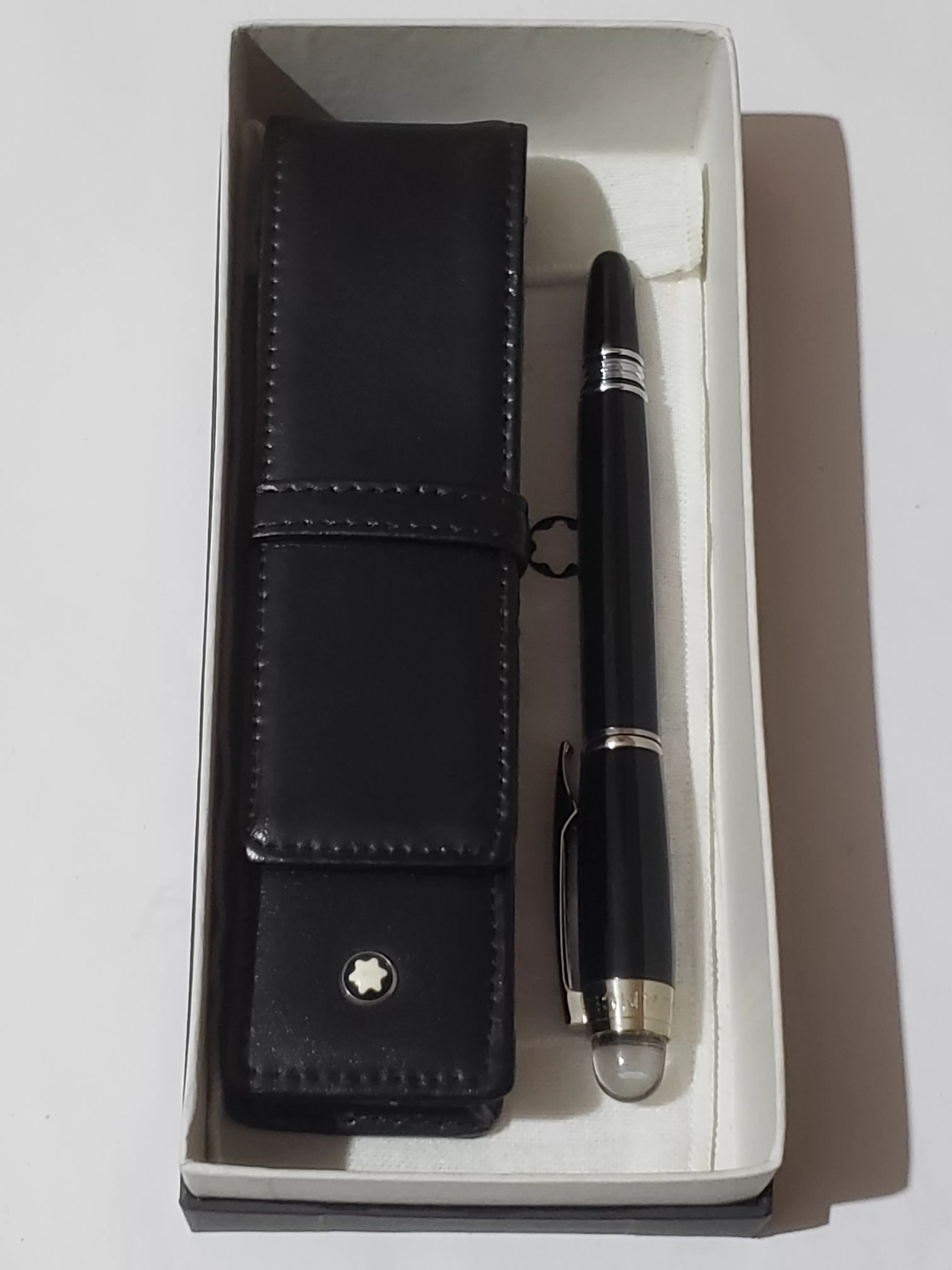 Mont Blanc Roller Ball Pen with Case - image 7