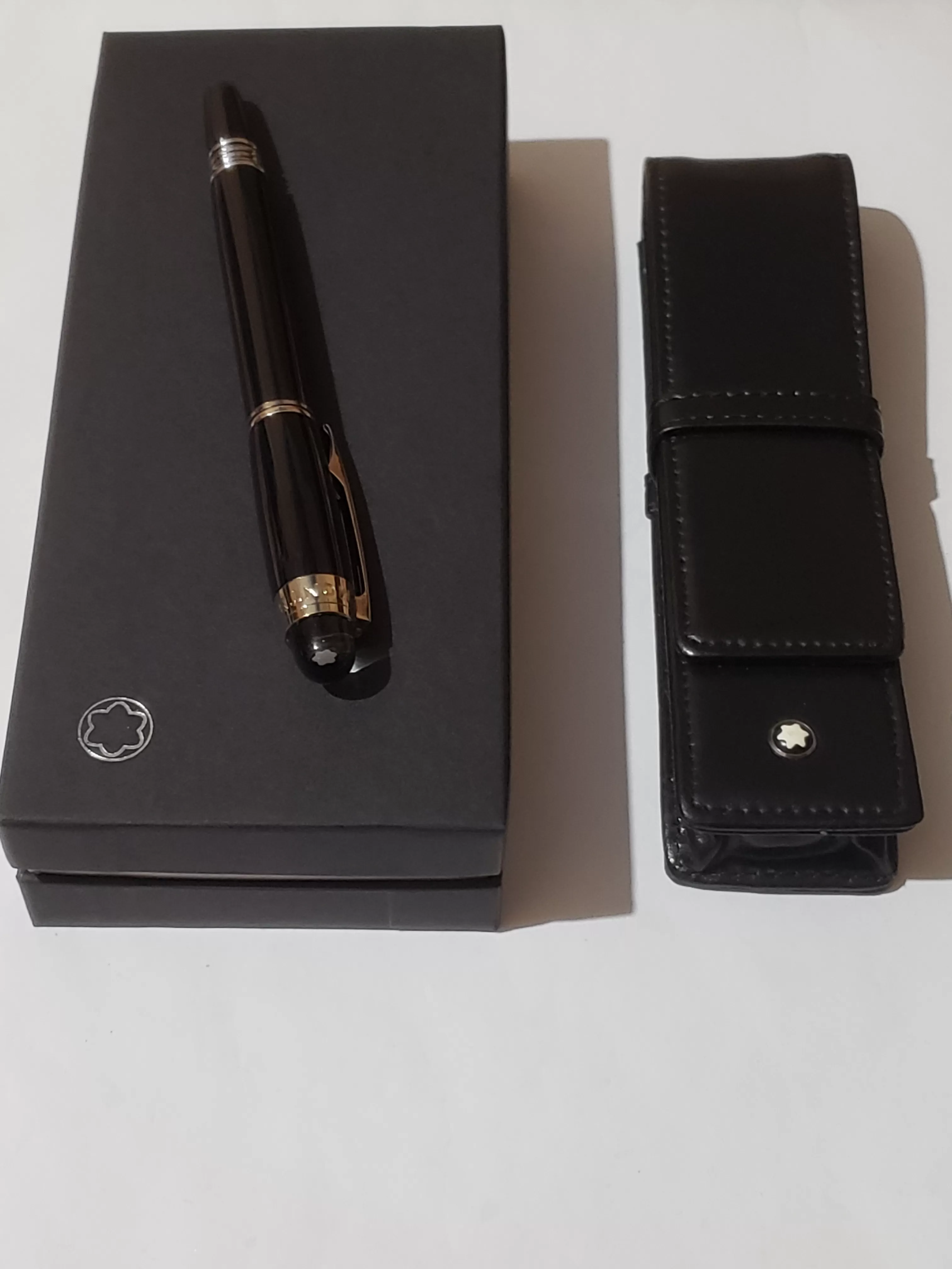 Mont Blanc Roller Ball Pen with Case - image 4