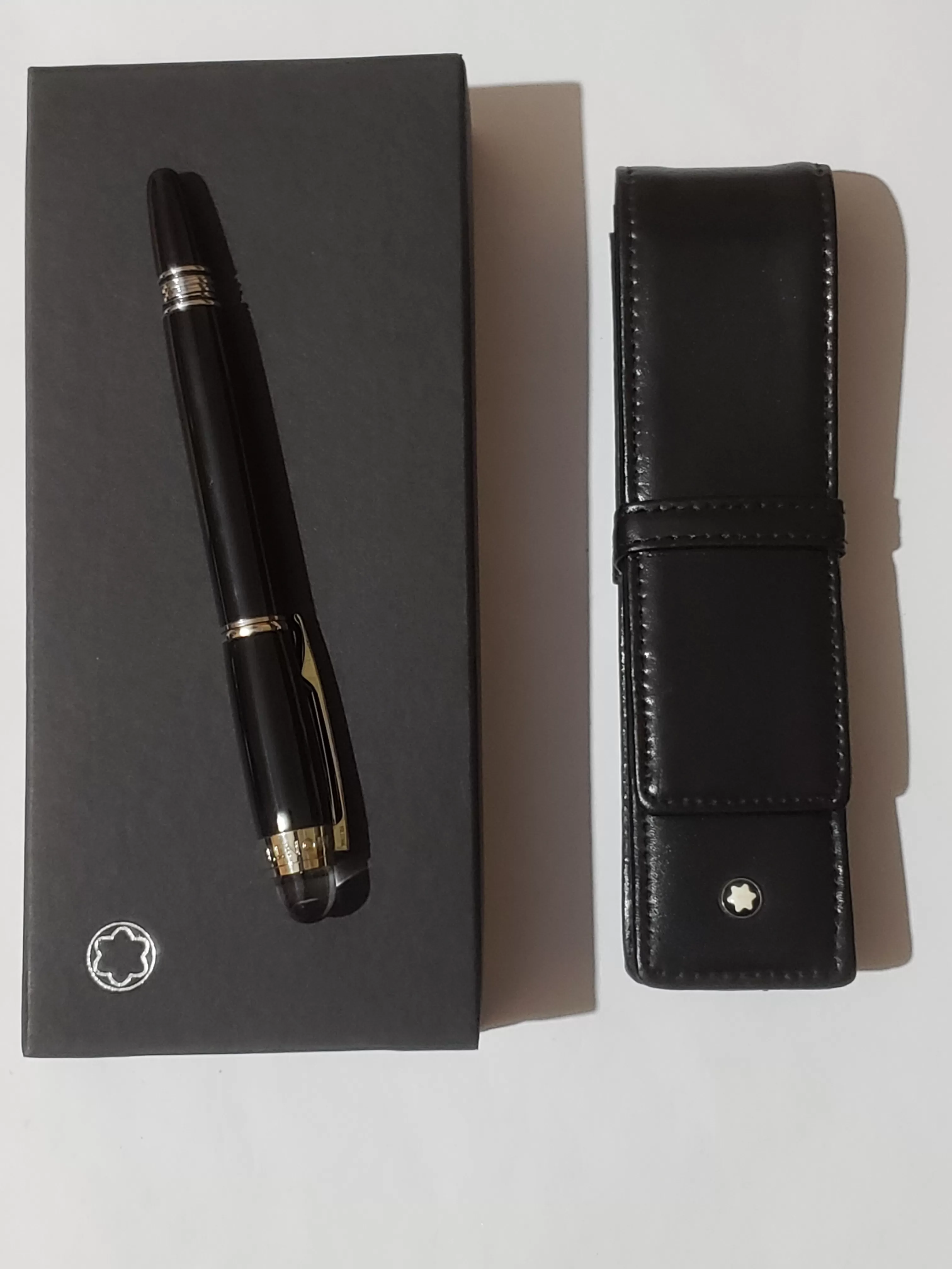 Mont Blanc Roller Ball Pen with Case - image 2
