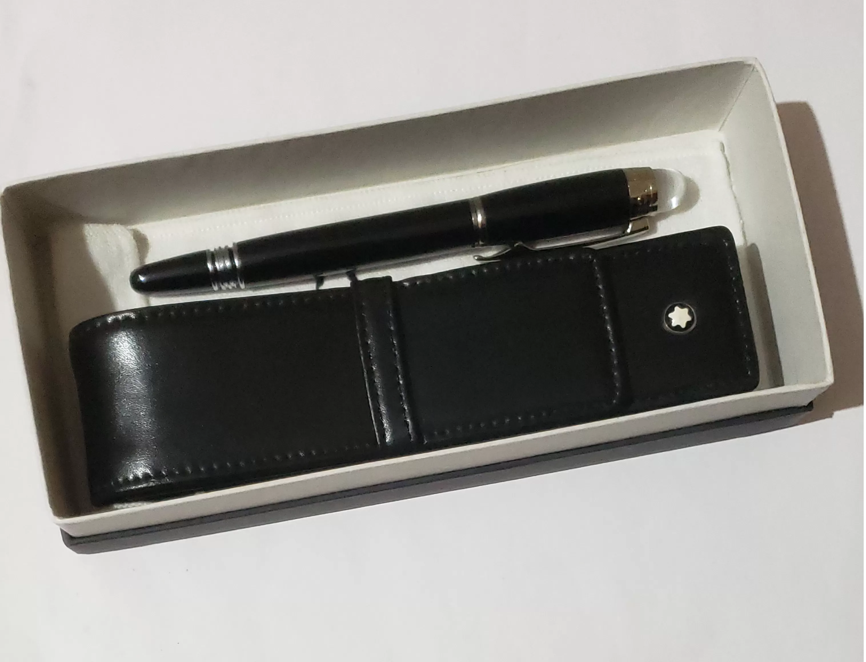 Mont Blanc Roller Ball Pen with Case - image 5