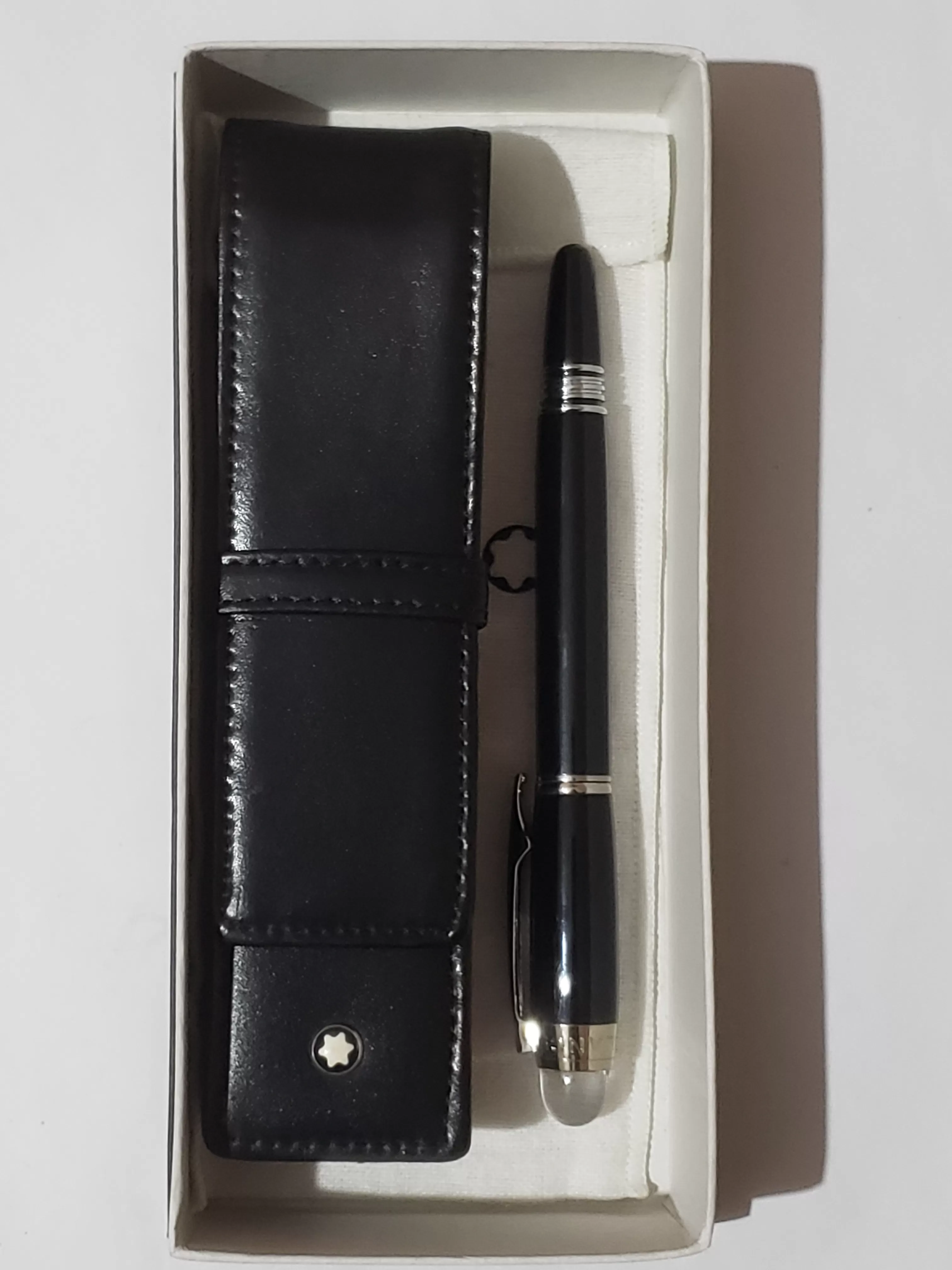 Mont Blanc Roller Ball Pen with Case - image 6