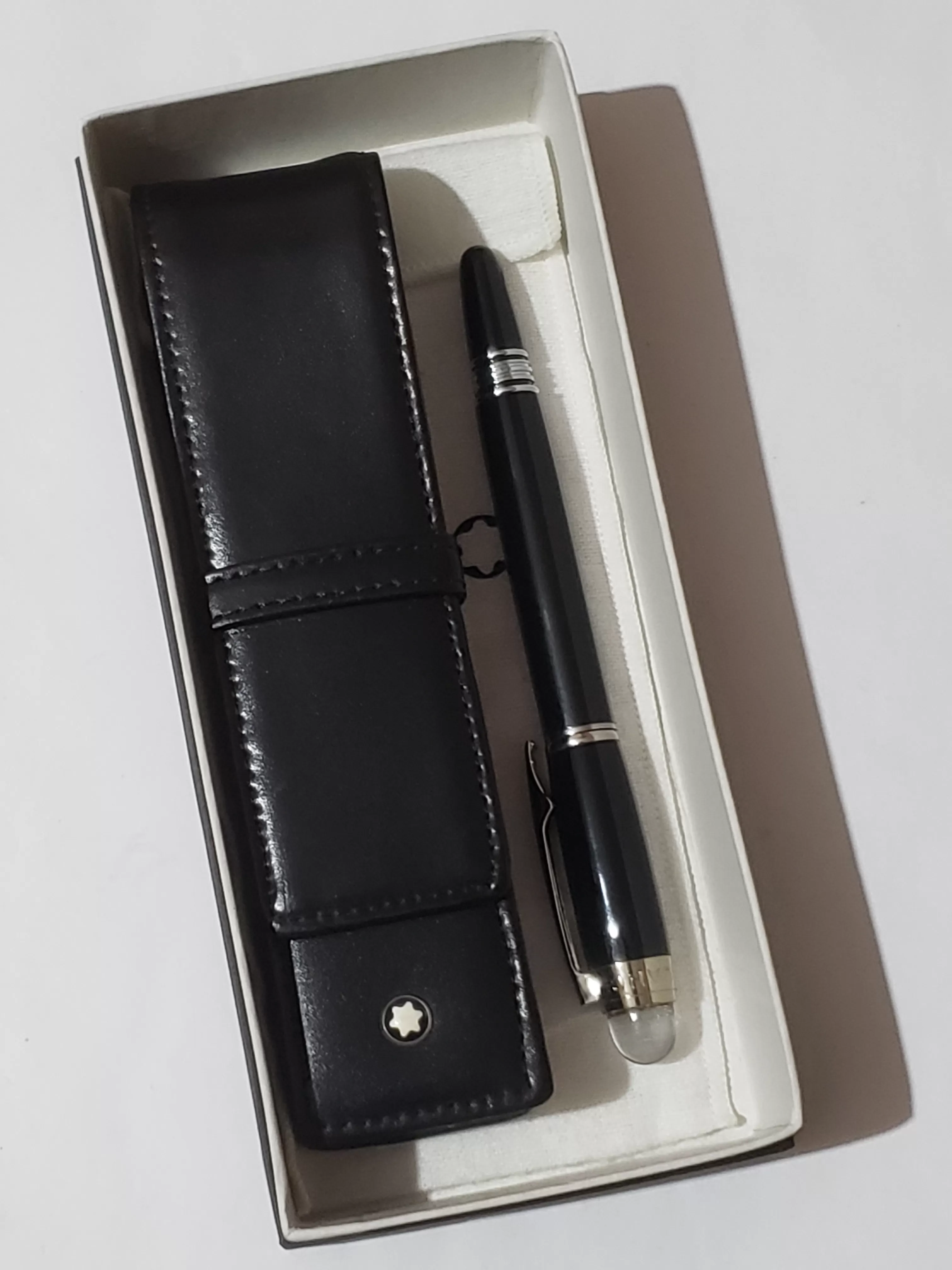 Mont Blanc Roller Ball Pen with Case - image 9
