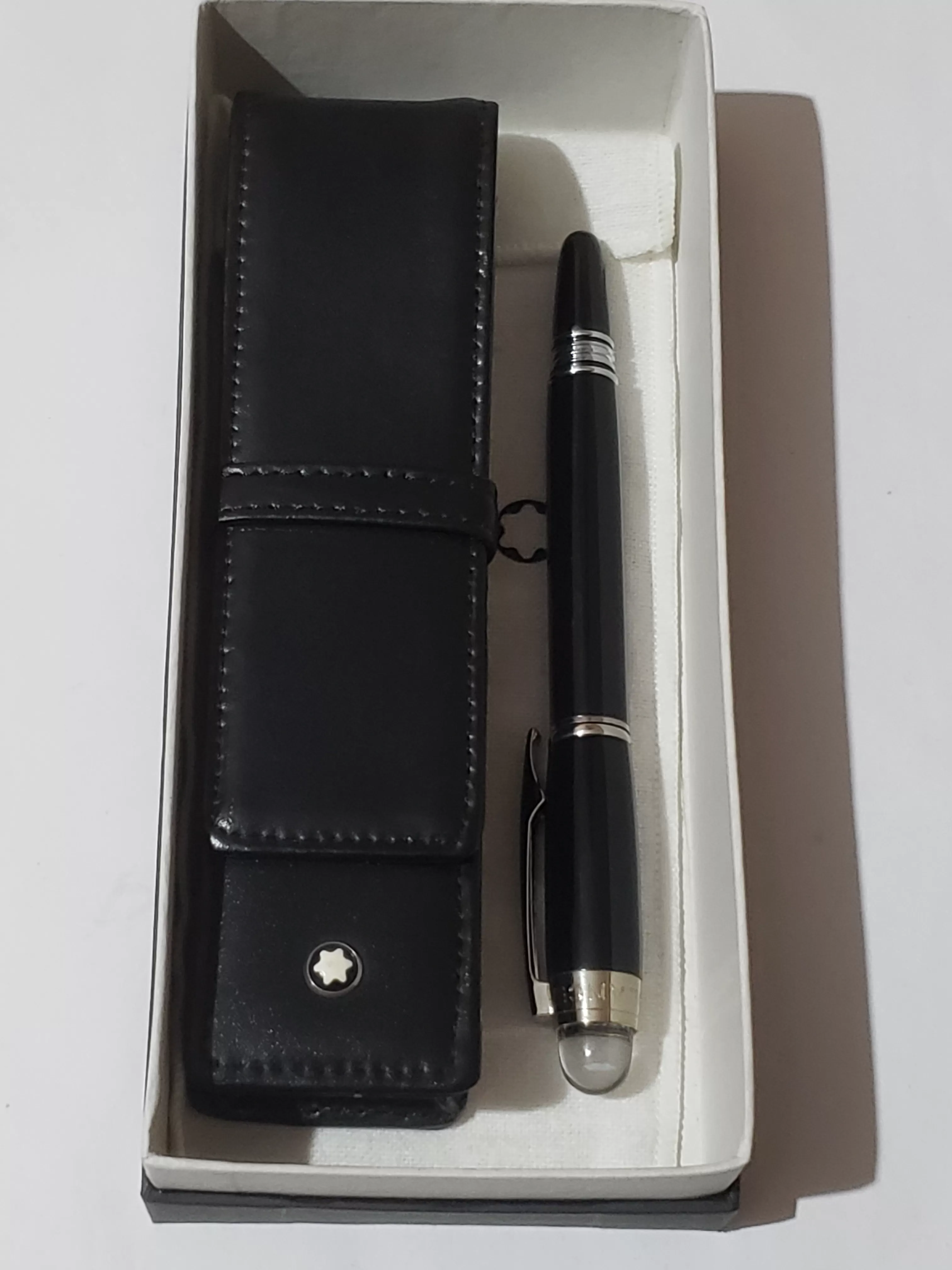 Mont Blanc Roller Ball Pen with Case - image 8