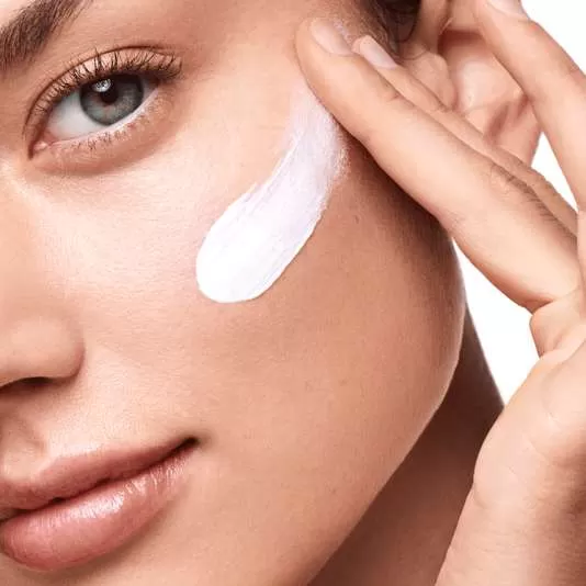 Optimals Hydra Radiance Day Cream Light - image 2