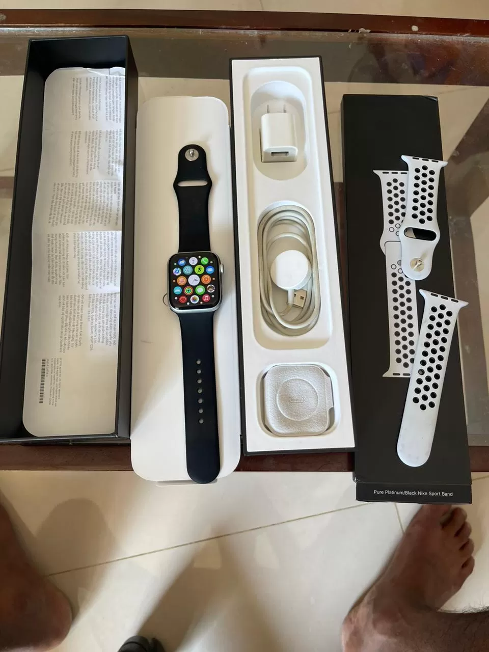 Apple Watch Series 4 GPS + Cellular - image 1