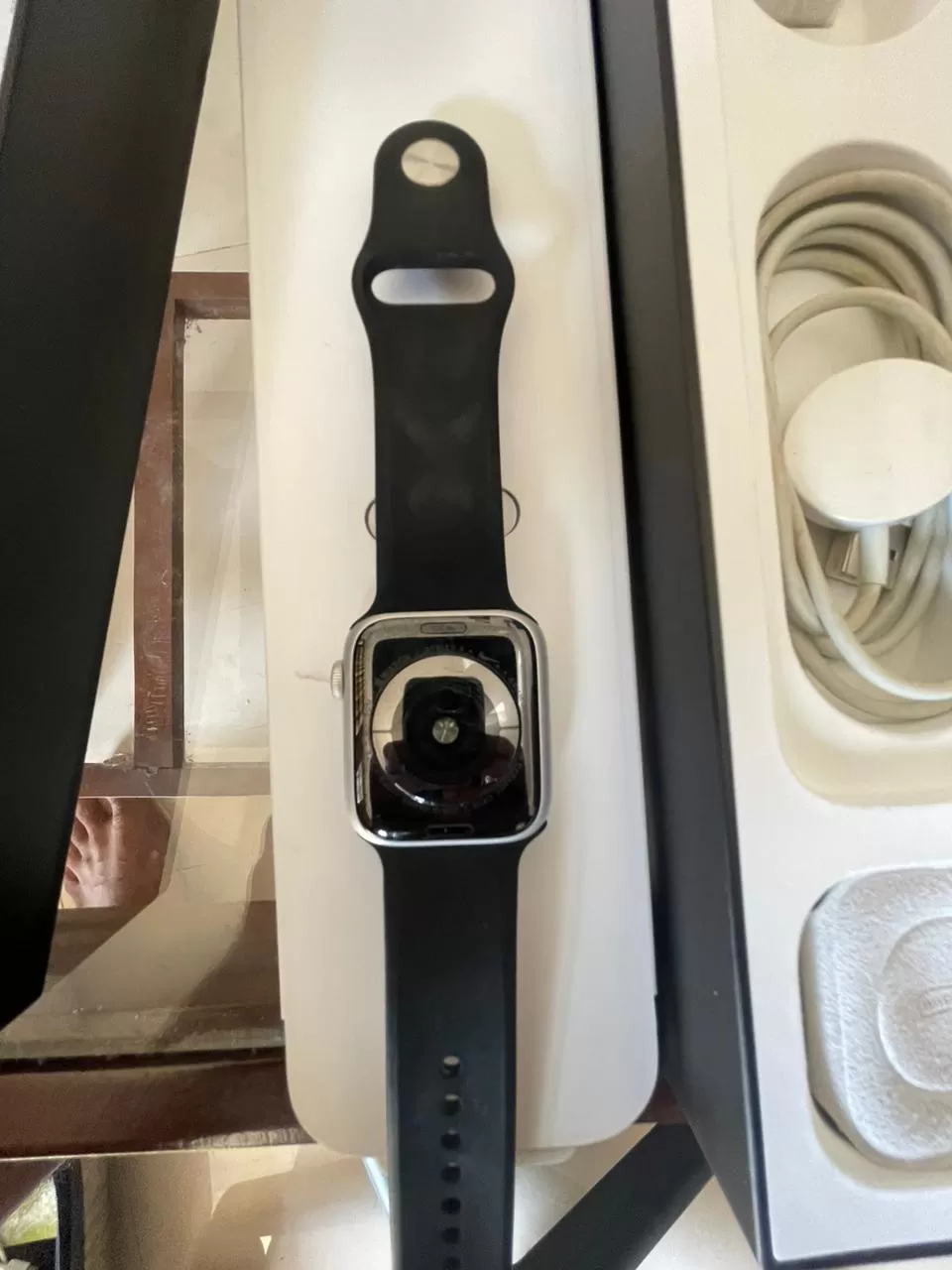 Apple Watch Series 4 GPS + Cellular - image 2