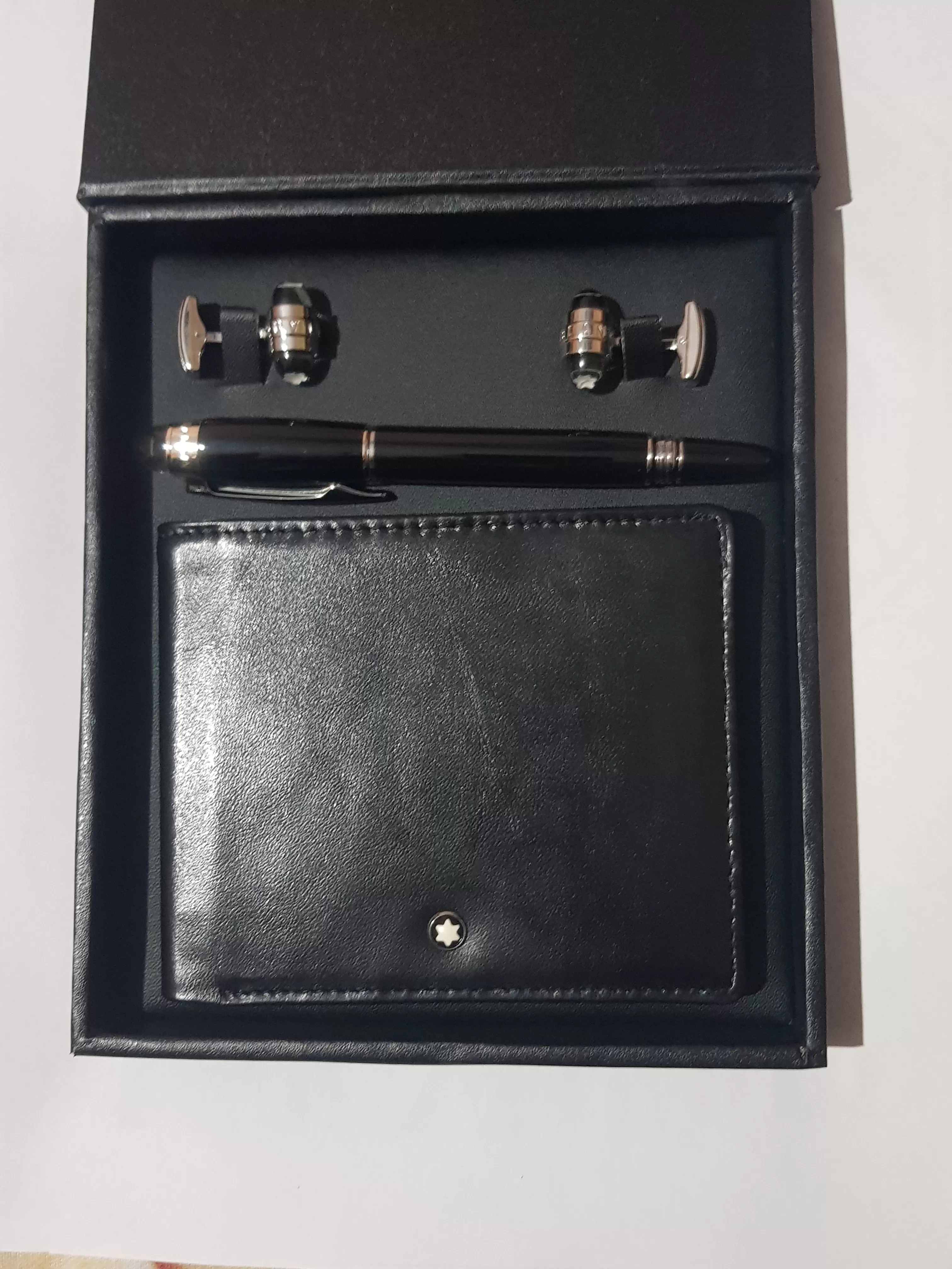 Mont Blanc Gift Set - image 10