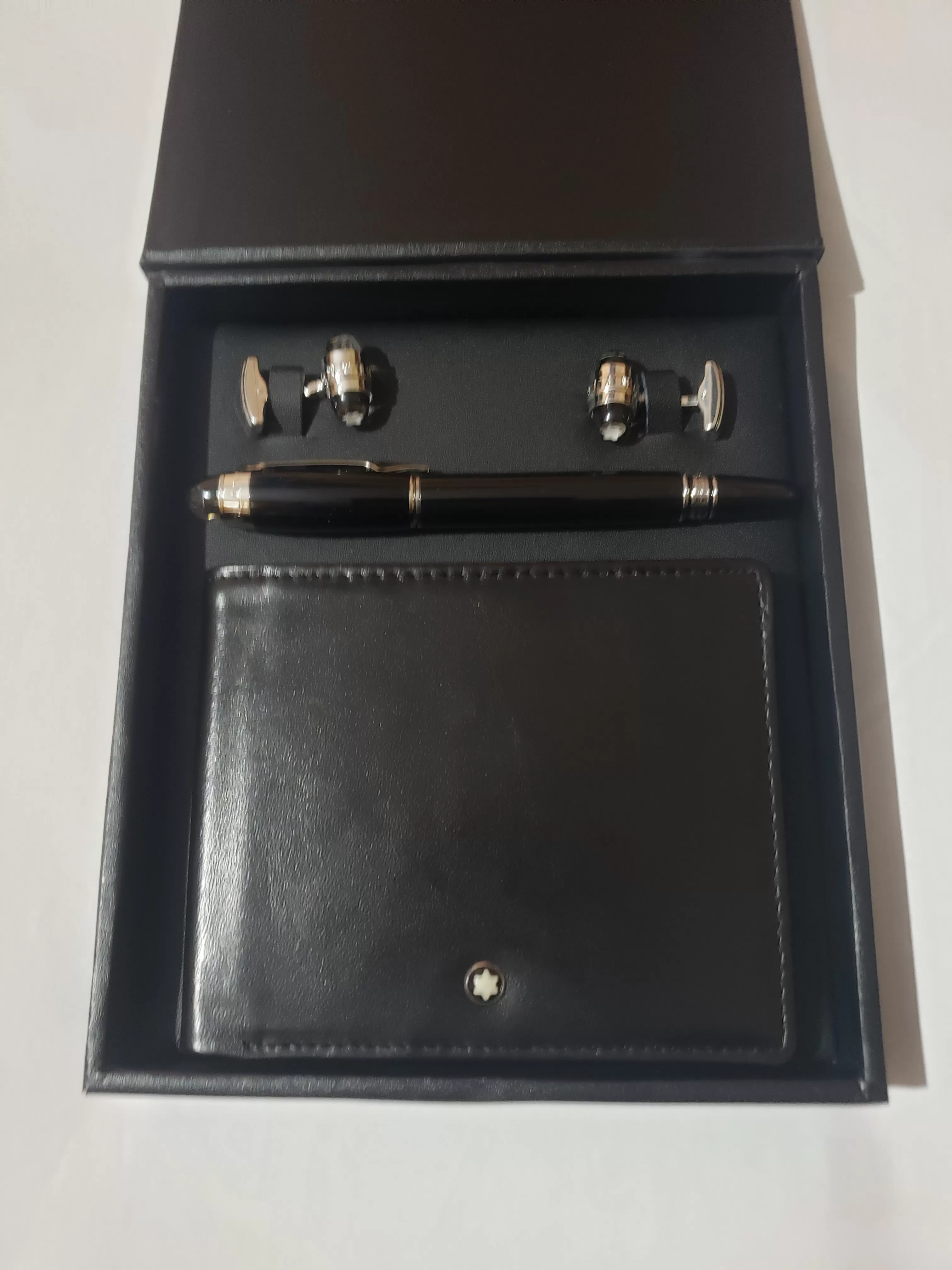 Mont Blanc Gift Set - image 6