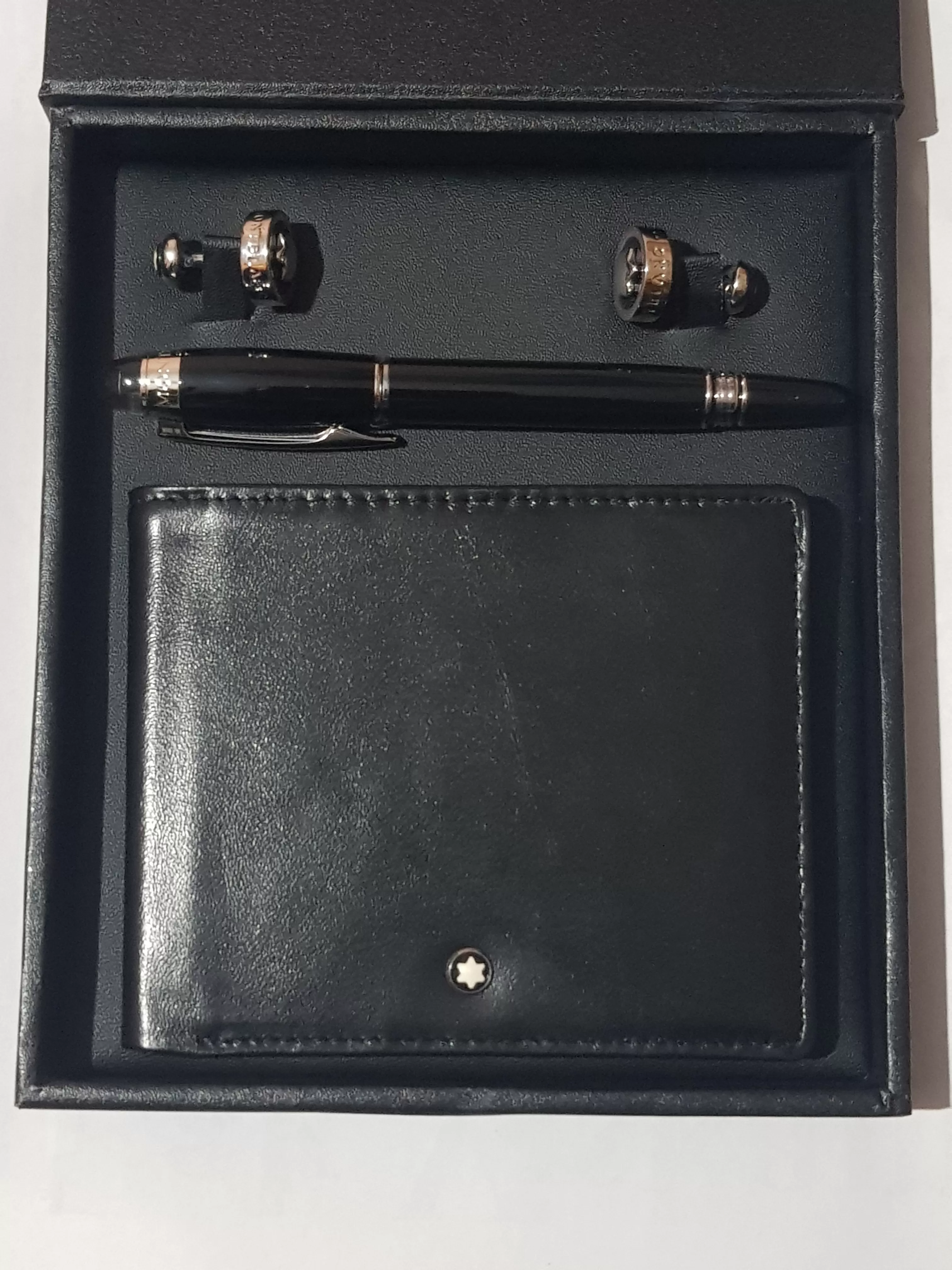 Mont Blanc Gift Set - image 11