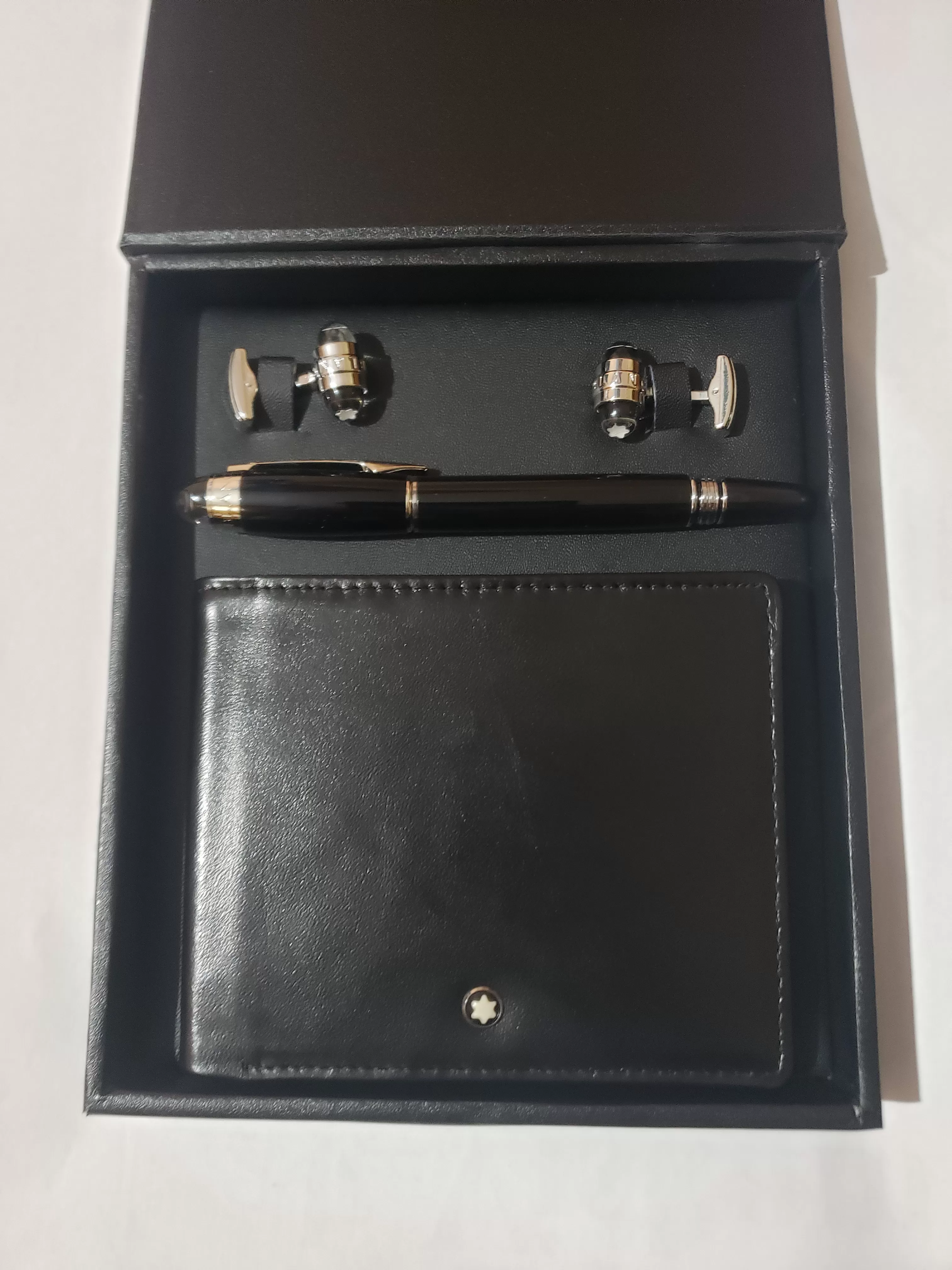 Mont Blanc Gift Set - image 5