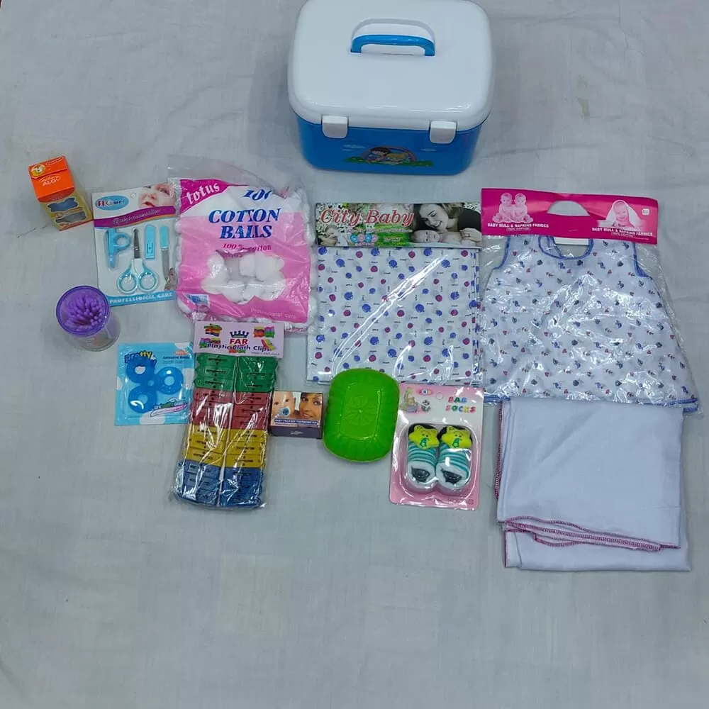 13 in 1 Baby Gift Pack - image 2