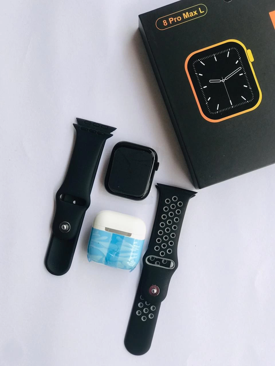 8PRO MAX smart watch giftbox with EARPHONE+ EXTRA STRAP - image 2