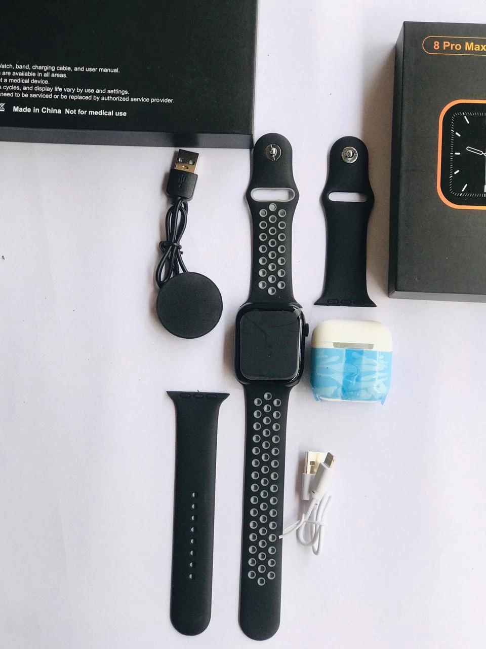 8PRO MAX smart watch giftbox with EARPHONE+ EXTRA STRAP - image 4