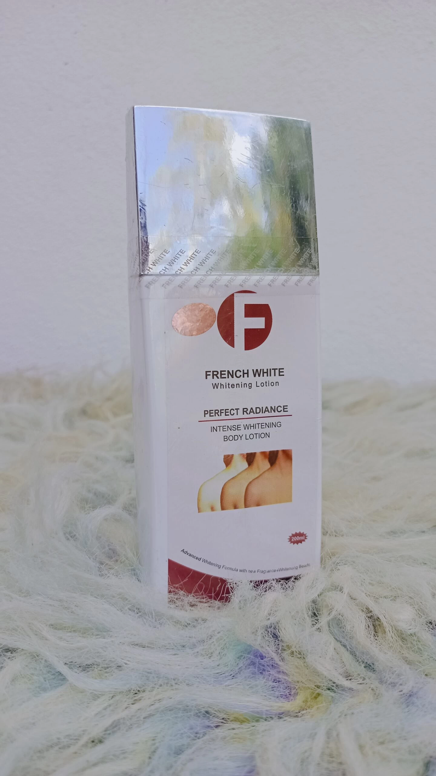 french white perfect radiance whitening body lotion - image 2