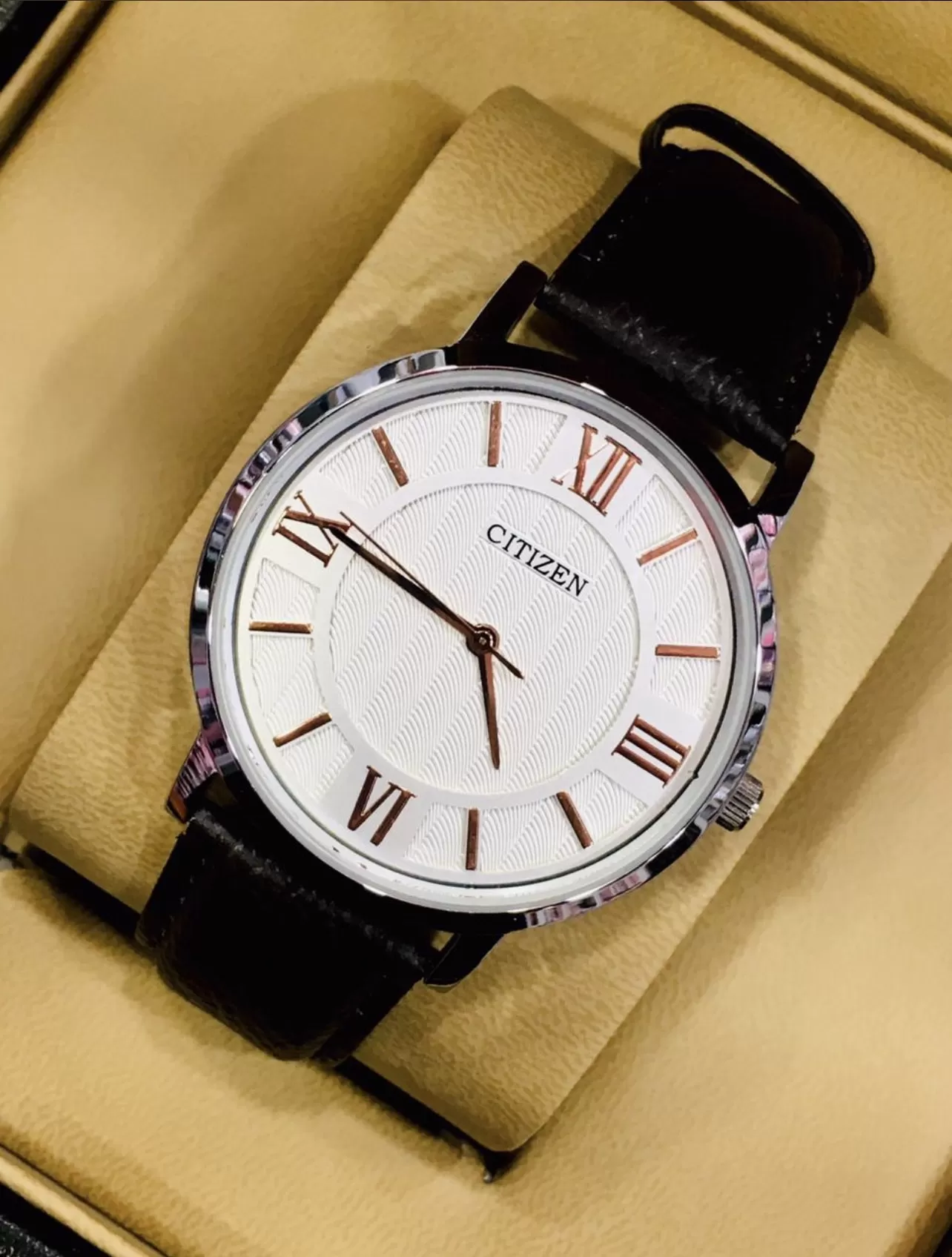 Men wrist watch Black
