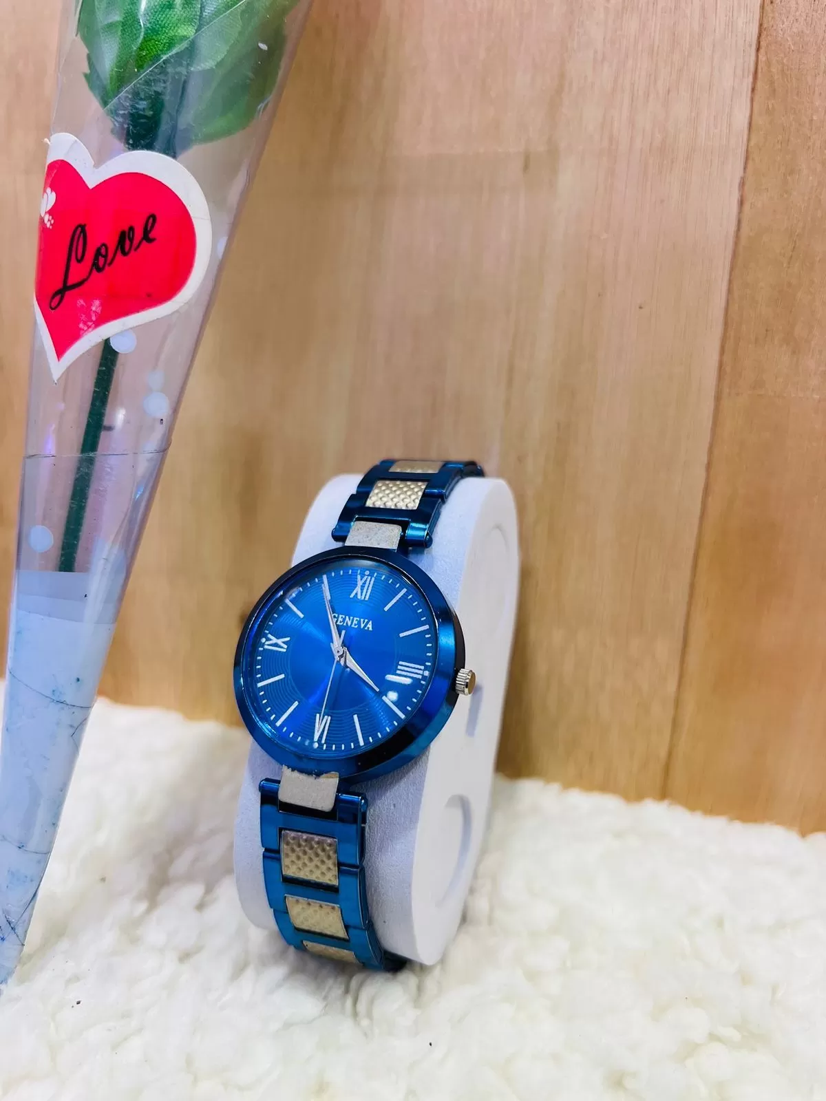Geneva Ladies Fashion Watch Adjustable Luxury Elegant