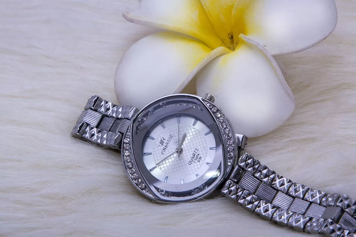 Vinarose Silver Ladies Fashionable Wrist Watch