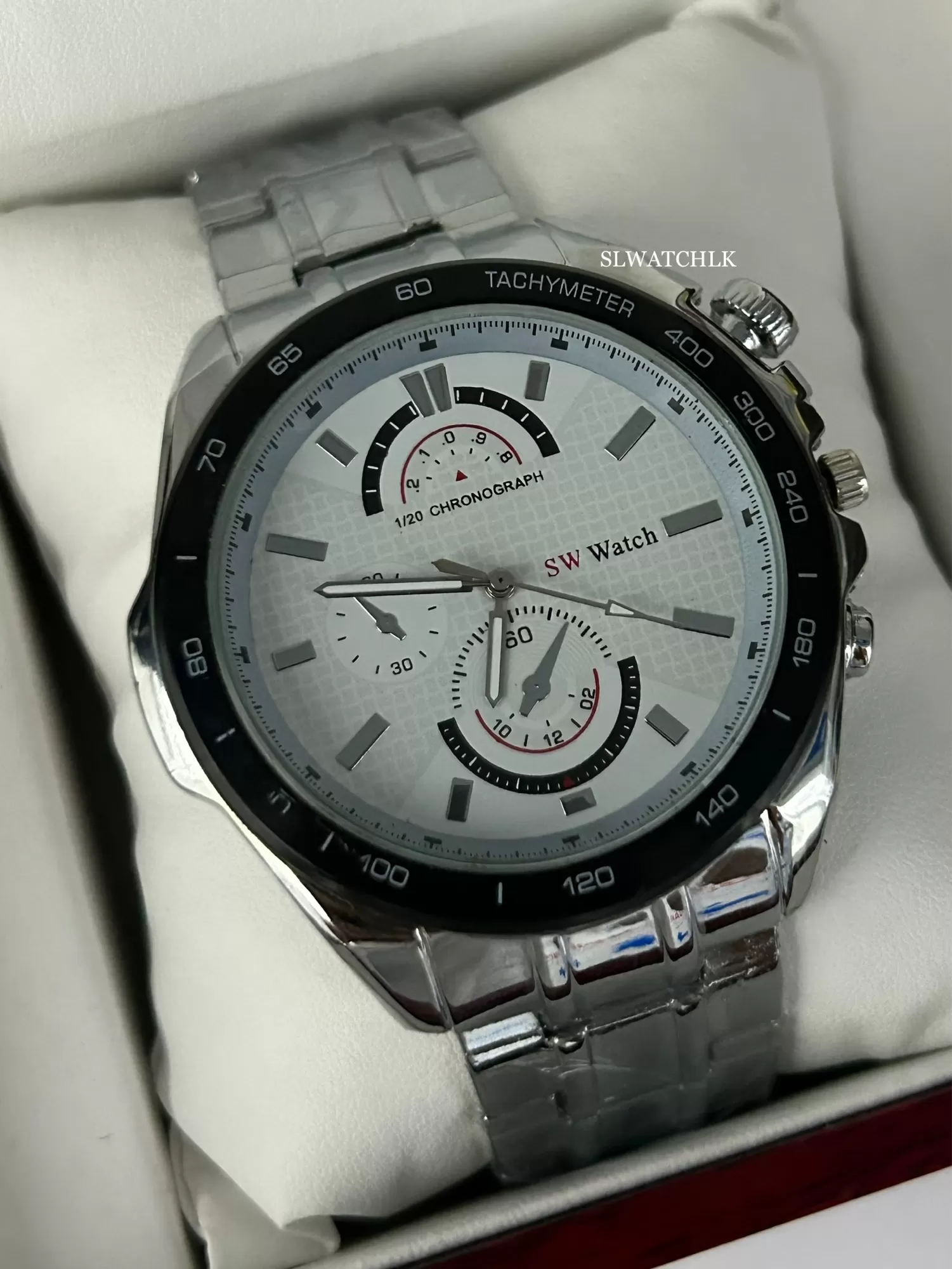 Silver Mens Casual SW Watch with 06 Months Battery Warranty