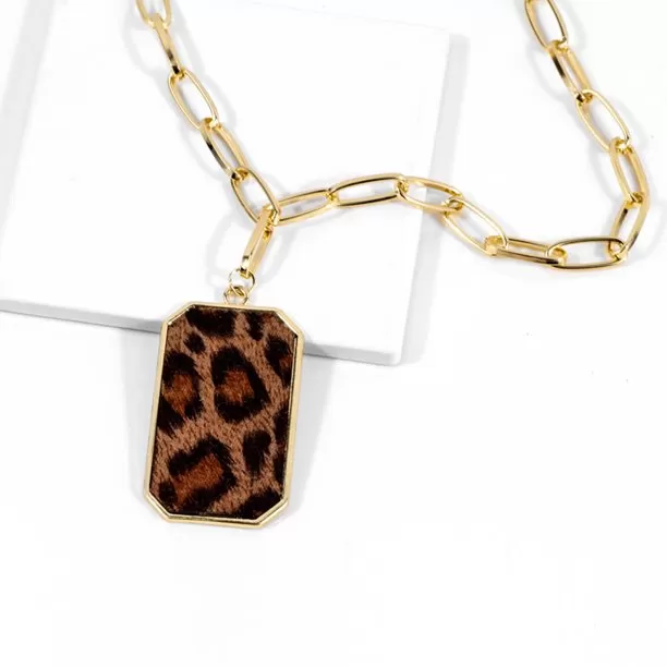AYYUFE Women Leopard Print Square Pendant Necklace - image 6