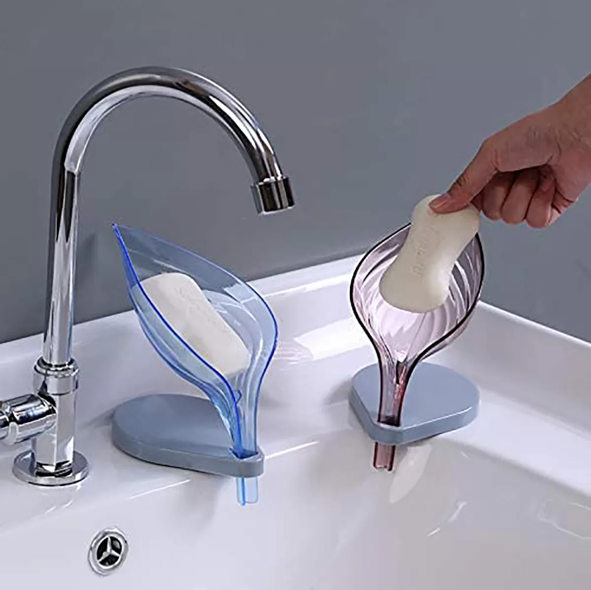 Generic Leaf Shape Self Draining Soap Holder - image 1
