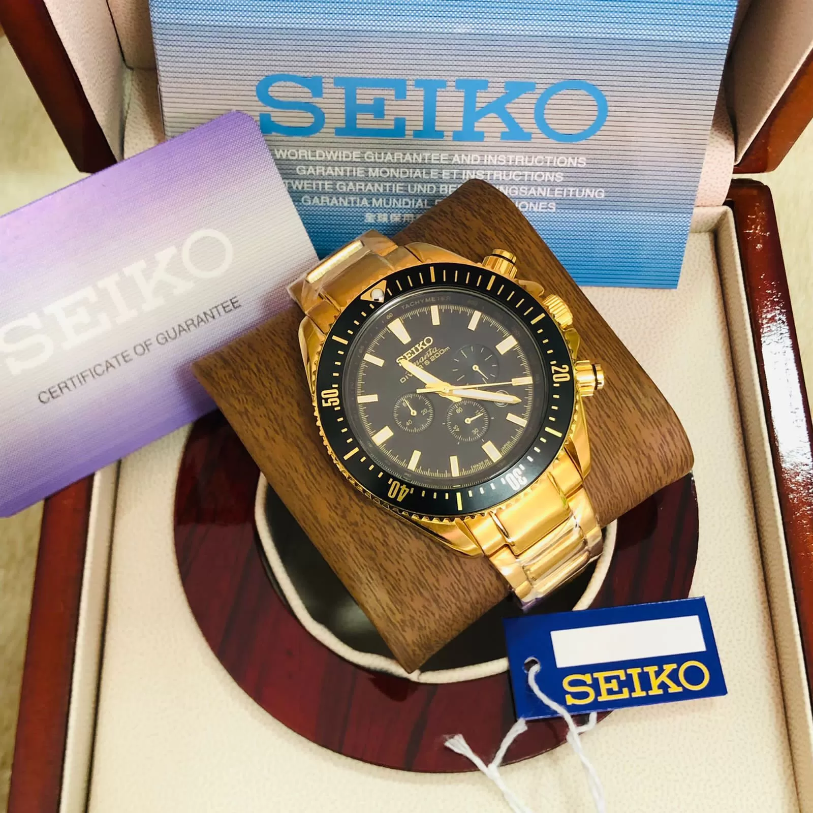 Generic Gold Men Casual Watch