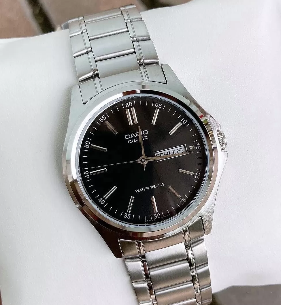 Generic Gents Casual Watch Silver