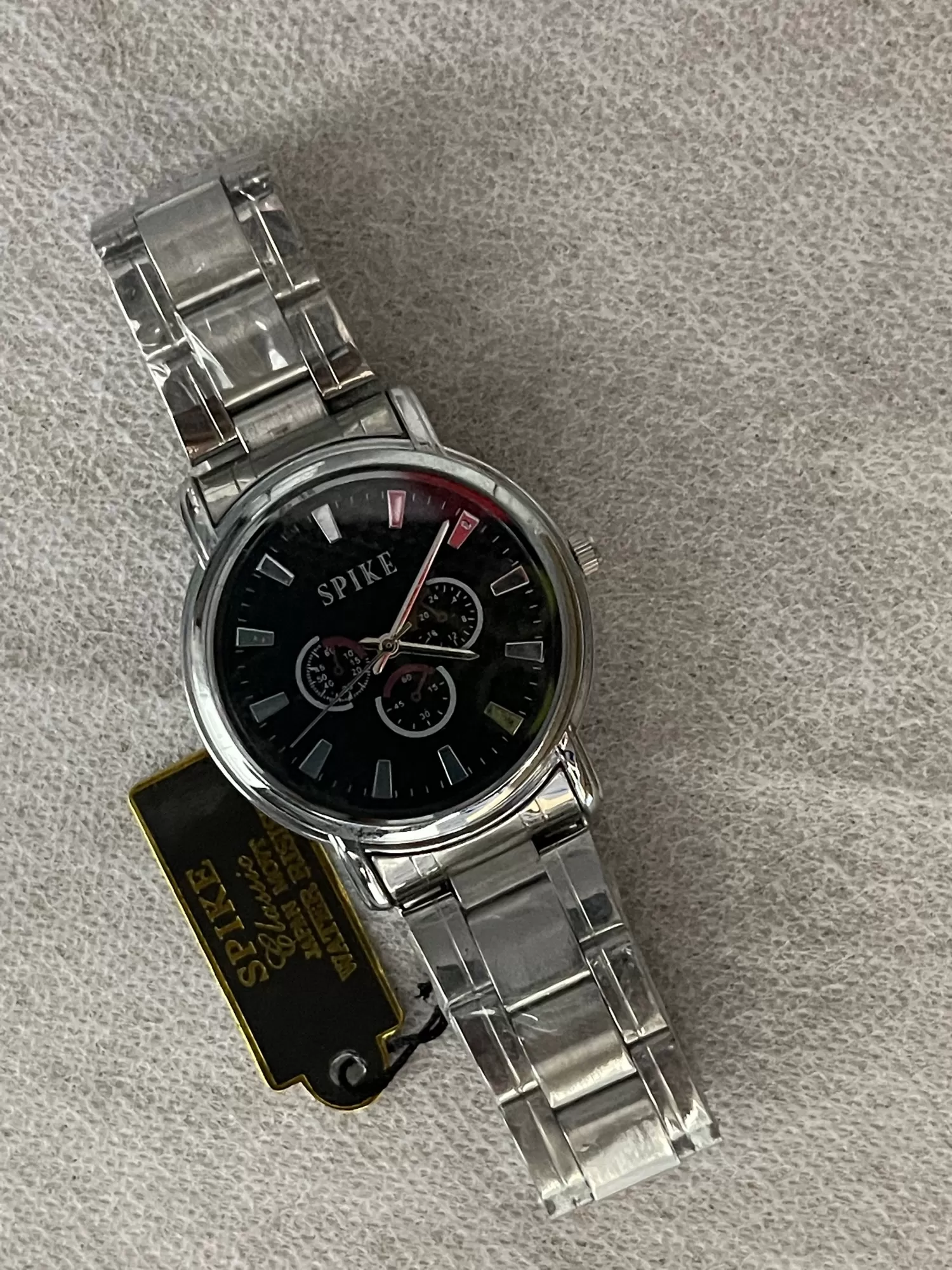 Generic Men Casual Watch Silver