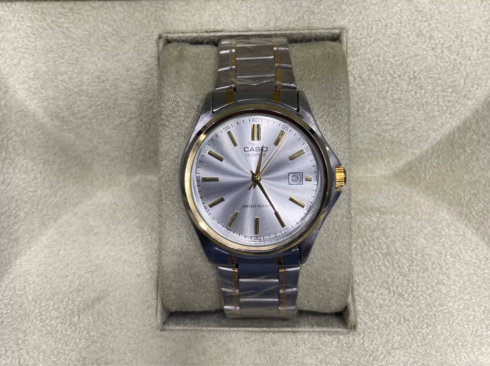 Generic Men Business & Casual Watch Two Tone