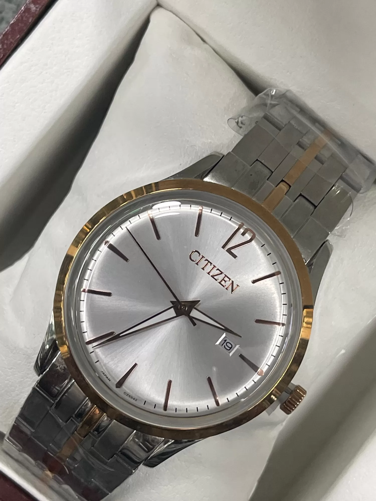 Generic Two Tone Men Wrist Watch