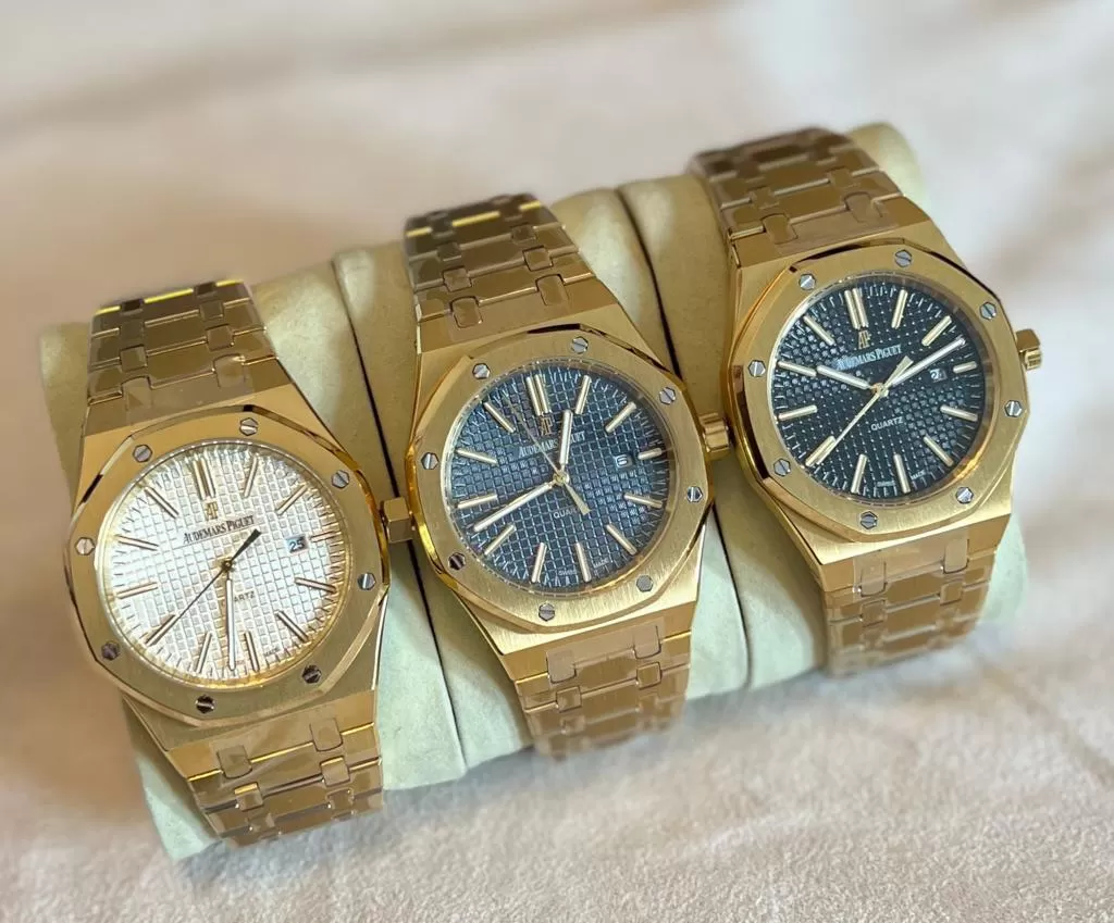 Generic Men's Casual Watch White Face