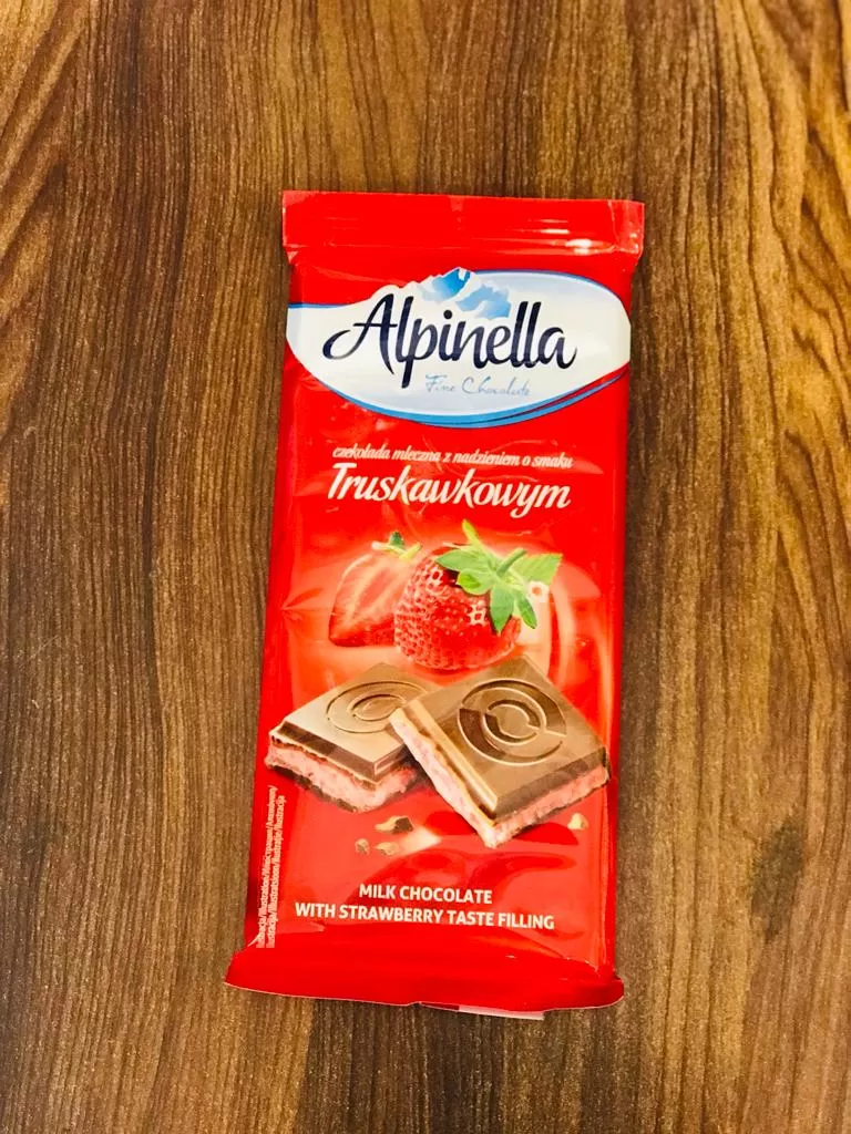 Alpinella Fine Milk Chocolate Strawberry Flavoured Fill - image 2