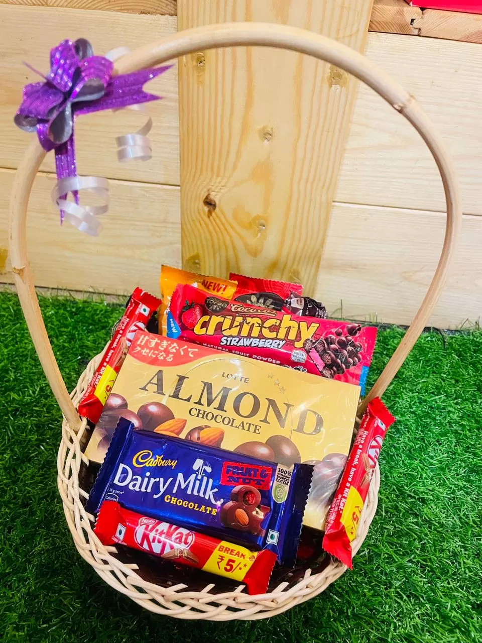 Generic Gift Hamper Basket Chocolate Assortment - image 2