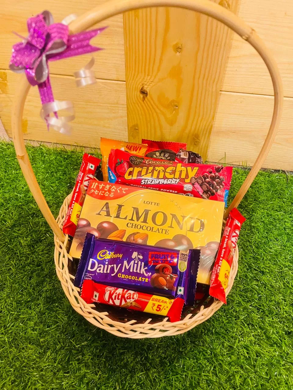 Generic Gift Hamper Basket Chocolate Assortment - image 3