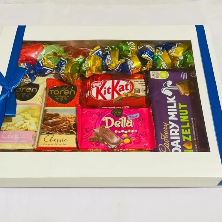 Generic Gift hampers For Valentine Birthday parties
