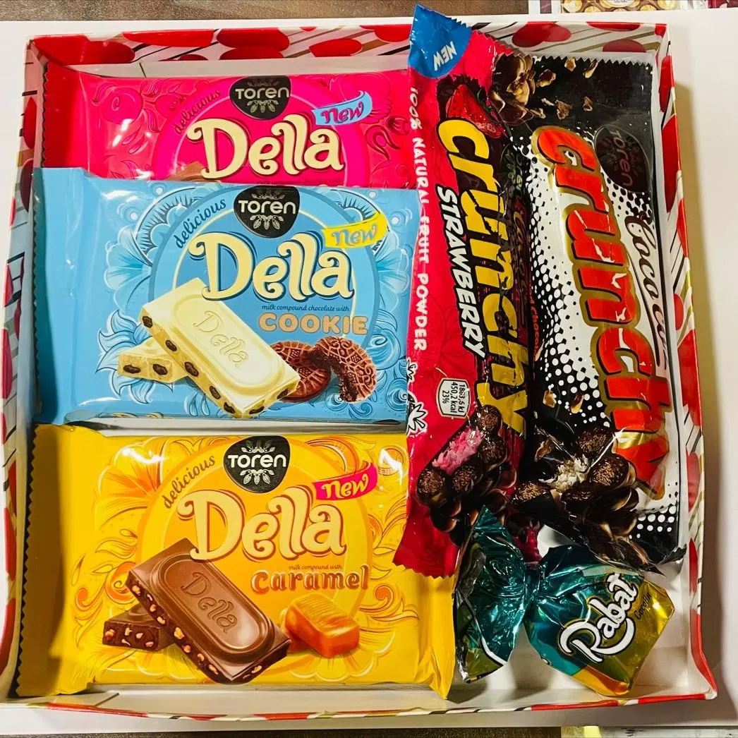 Chocolate Gift Hampers for Valentine & Birthdays