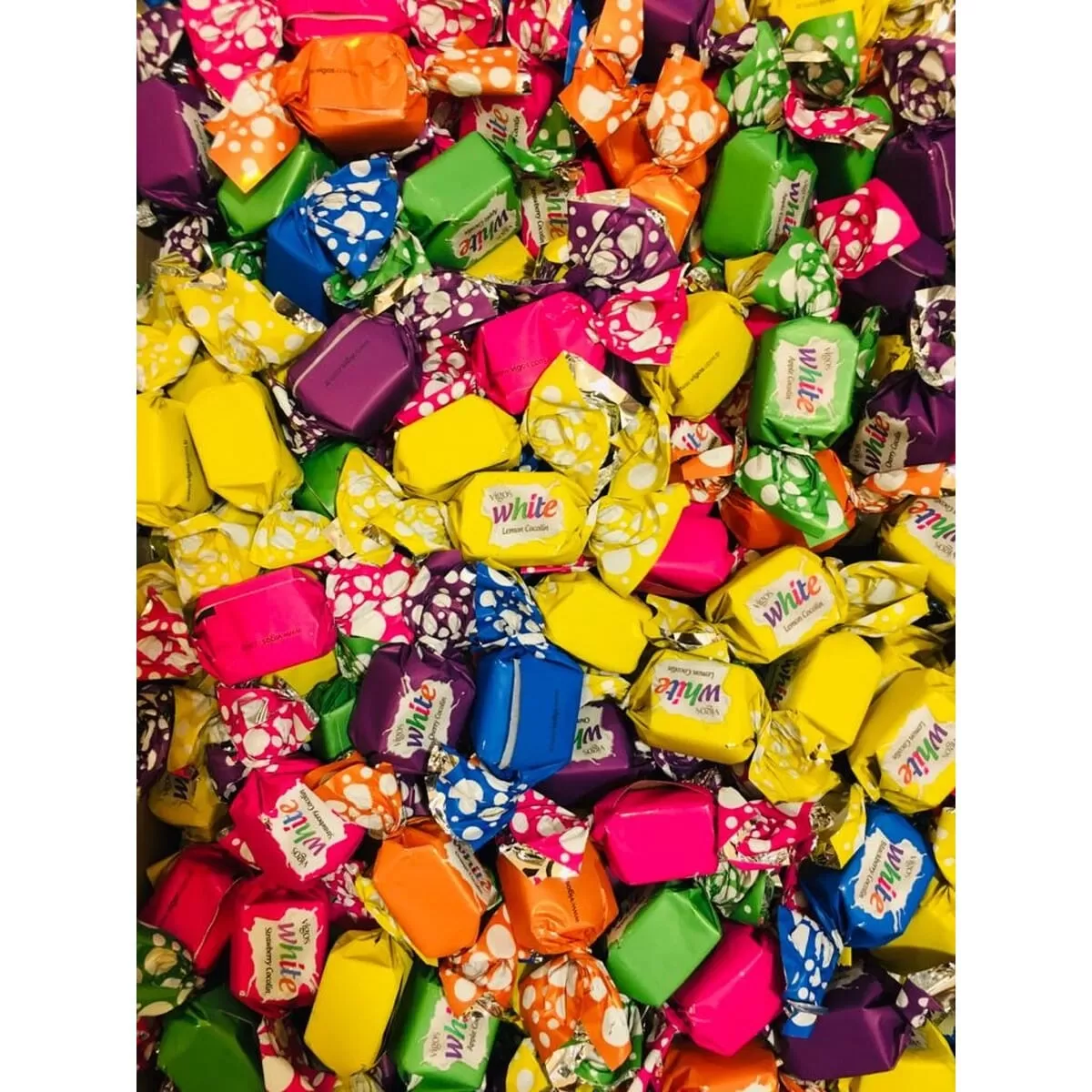 Vigos Chocolate Toffees White Fruit Flavoured Filled Compound