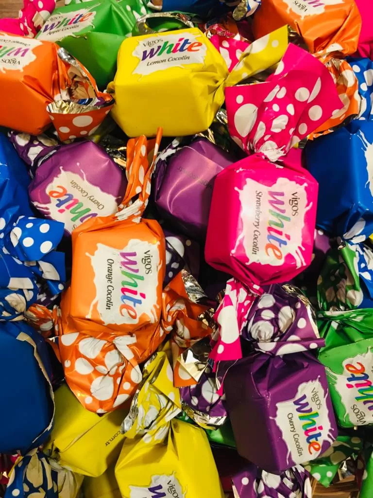 Vigos Chocolate Toffees White Fruit Flavoured Filled Compound - image 3