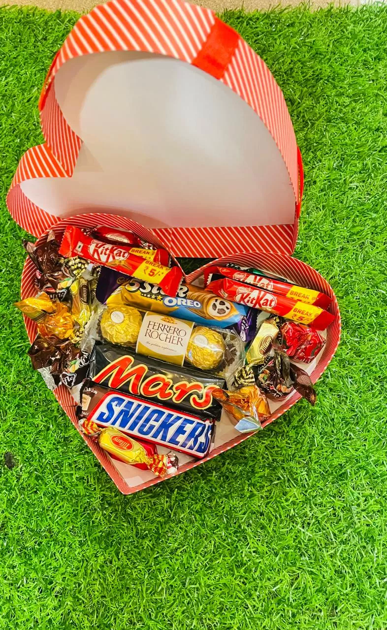 Generic Heart Chocolate Gift Box Hamper for Loved Ones - image 3