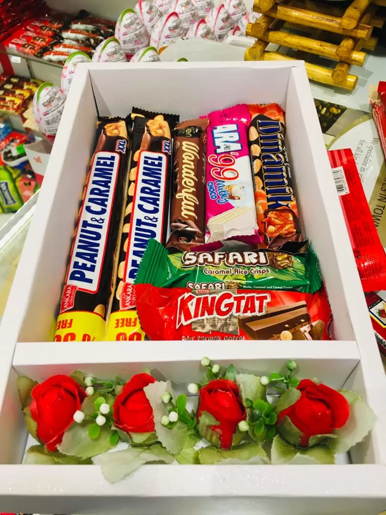 Food Library Flower Bed Chocolate Gift Box - image 2